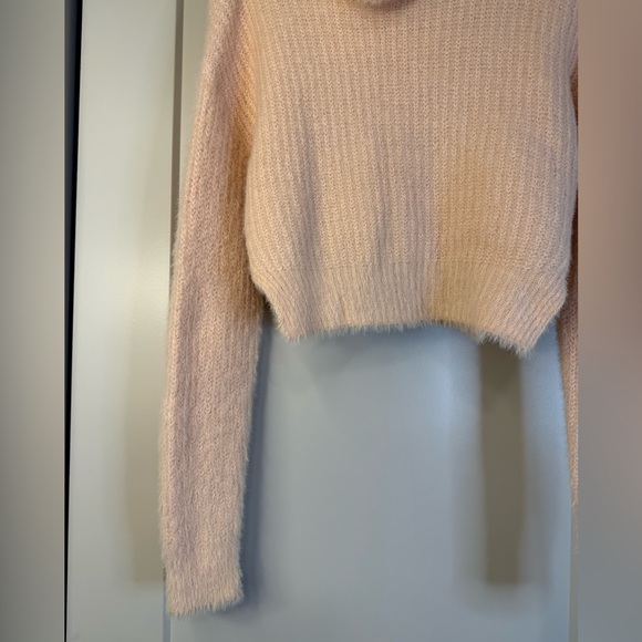 Charlotte Russe Light Pink Cowl Neck Soft Sweater Cropped Girly Feminine Size XS - Picture 5 of 6